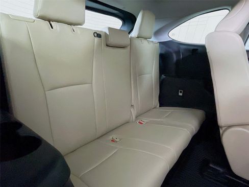 Used 2022 Toyota Highlander XLE AWD/4WD image 30