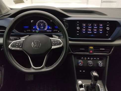 Used 2022 Volkswagen Taos SE FWD image 22