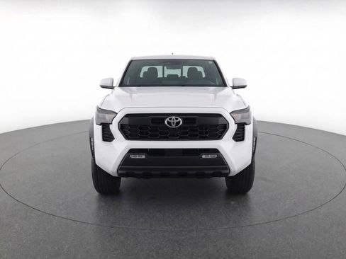 Used 2025 Toyota Tacoma TRD Off-Road AWD/4WD image 2