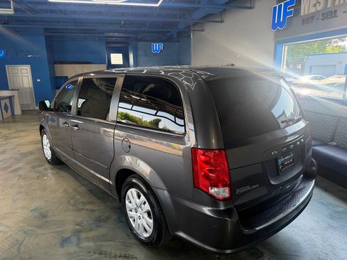 Used 2016 Dodge Grand Caravan SE w/ Quick Order Package 29E SE FWD image 10