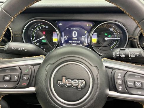 Used 2023 Jeep Wrangler Unlimited Sahara AWD/4WD image 23