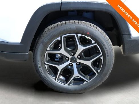 New 2026 Jeep Compass Limited image 9