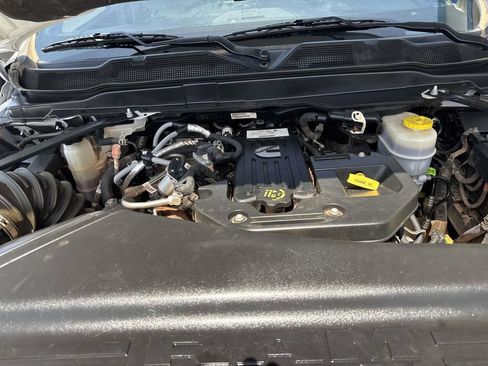 Used 2025 RAM 2500 Big Horn AWD/4WD image 3