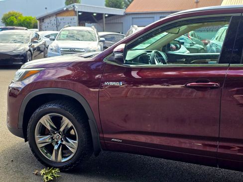 Used 2017 Toyota Highlander Limited Platinum AWD/4WD image 6