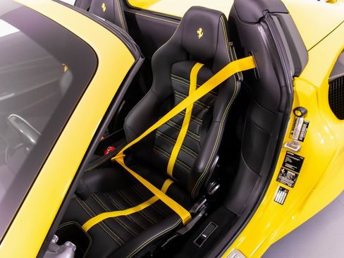 Certified 2022 Ferrari F8 Tributo image 6