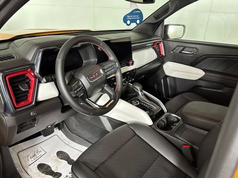 Certified 2025 GMC Canyon AT4 w/ AT4X Package AWD/4WD image 10