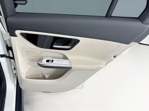 Used 2023 Mercedes-Benz GLC 300 image 26