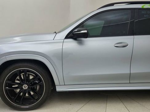 Used 2025 Mercedes-Benz GLS 450 4MATIC image 9