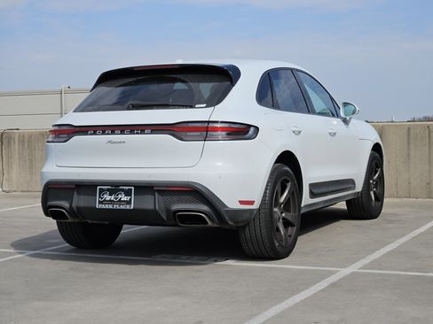 Certified 2025 Porsche Macan image 8