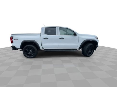 Certified 2024 Chevrolet Colorado Trail Boss w/ Technology Package AWD/4WD image 9