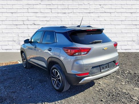 Used 2024 Chevrolet TrailBlazer LT w/ LT Cold Weather Package image 3