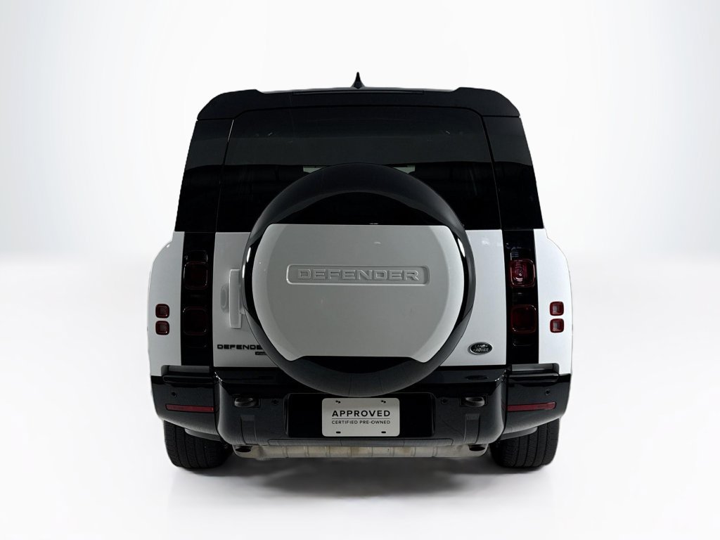 Used 2023 Land Rover Defender 130 X-Dynamic SE AWD/4WD image 4