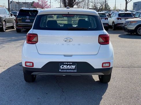 New 2026 Hyundai Venue SE image 6