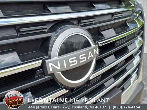 Used 2025 Nissan Rogue SV FWD image 9