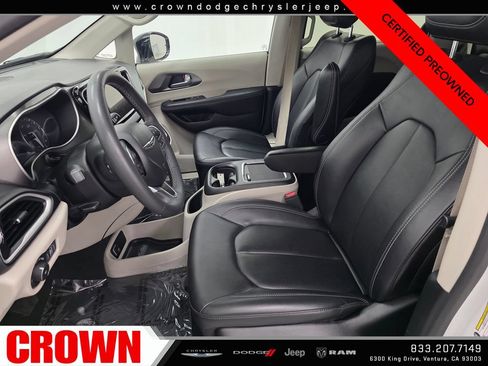 Certified 2024 Chrysler Pacifica Touring-L FWD image 21
