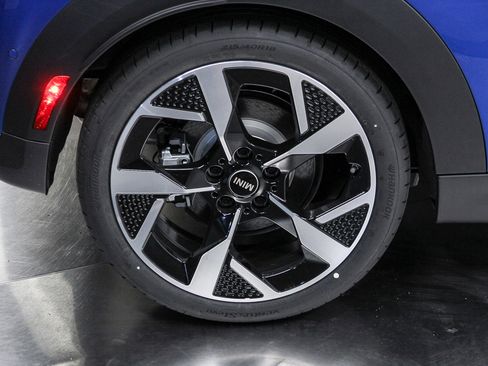 New 2026 MINI Cooper 2-Door Hardtop image 8