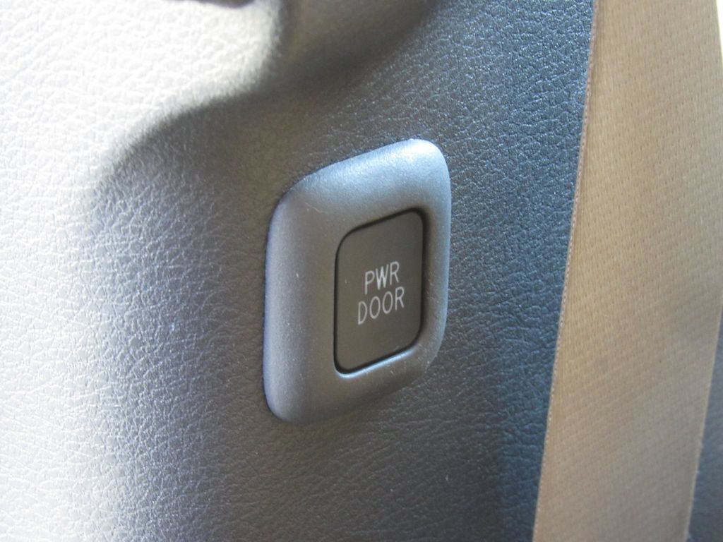 Certified 2023 Toyota Sienna XLE w/ XLE Plus Package AWD/4WD image 39