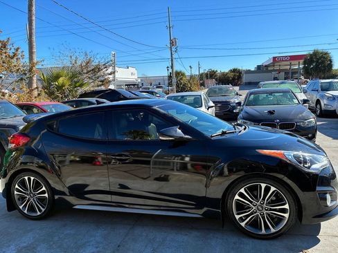 Used 2017 Hyundai Veloster Turbo w/ Tech Package 02 FWD image 13
