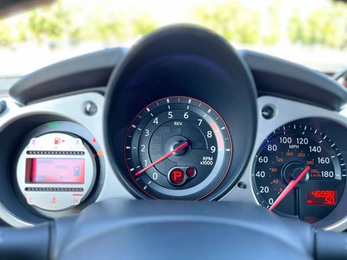 Used 2011 Nissan 370Z Touring w/ Sport Pkg RWD image 15