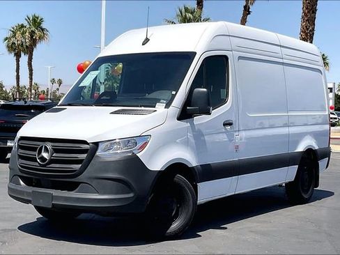 Used 2025 Mercedes-Benz Sprinter 2500 image 1