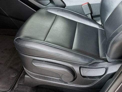 Used 2025 Kia Telluride LX FWD image 9