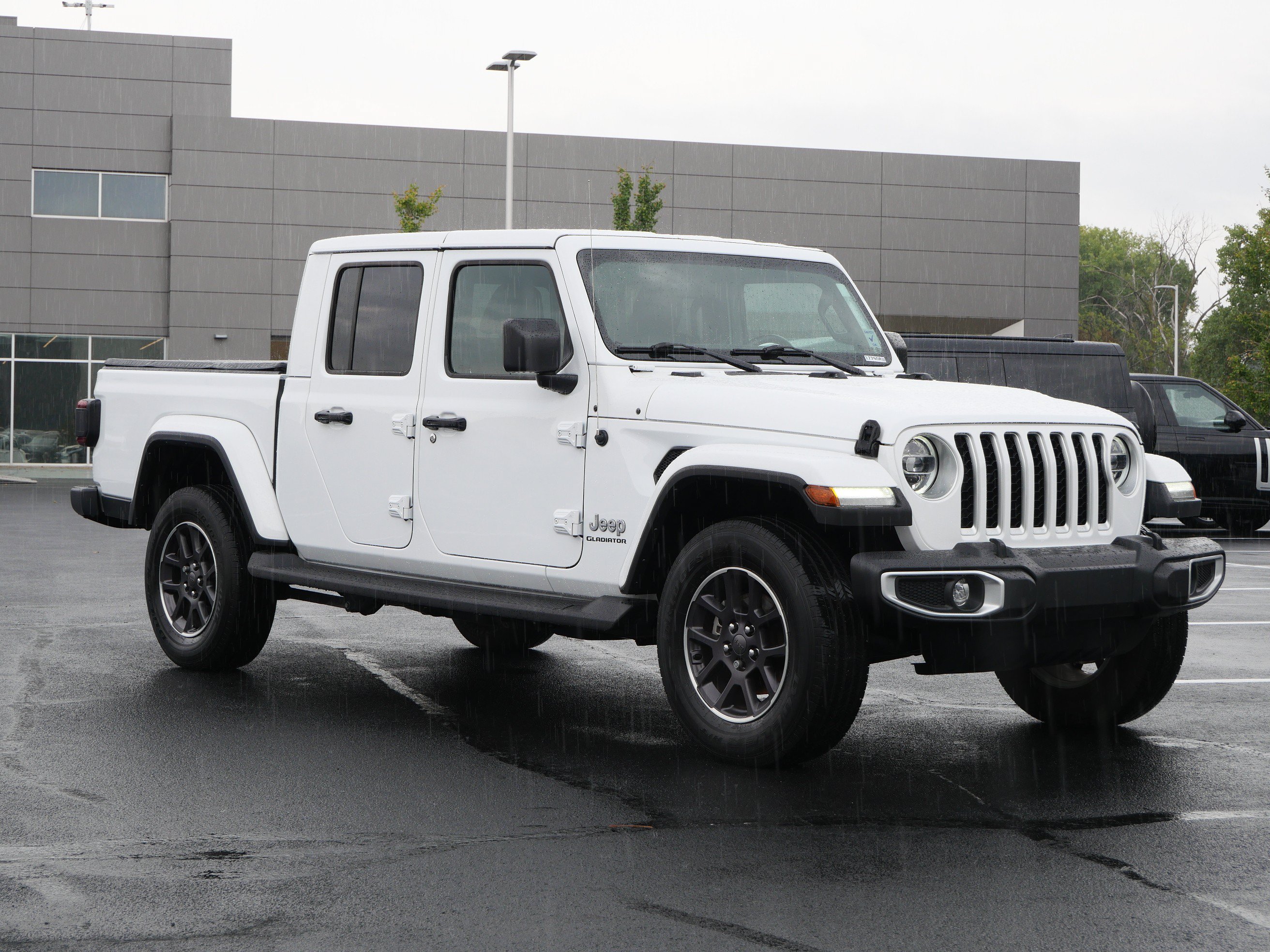 Used 2022 Jeep Gladiator Overland w/ Popular Equipment Package AWD/4WD image 7