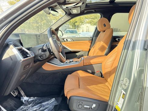 Used 2024 BMW X5 xDrive40i w/ M Sport Package image 13