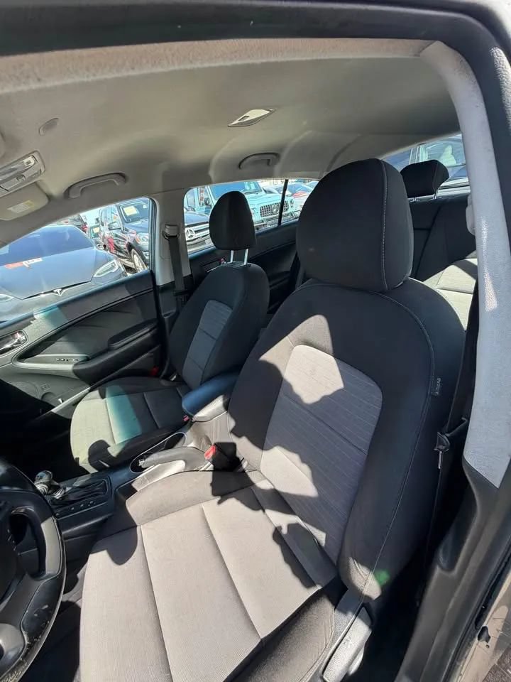 Used 2016 Kia Forte EX FWD image 6