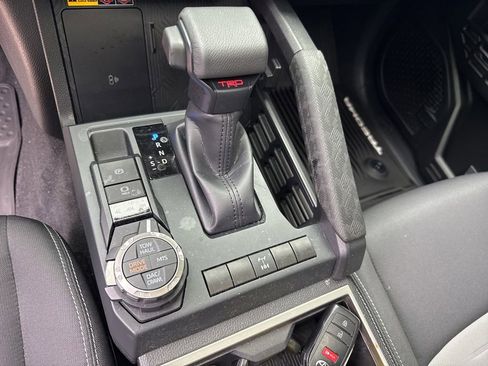 Used 2024 Toyota Tacoma TRD Off-Road w/ TRD Off Road Upgrade Package AWD/4WD image 24