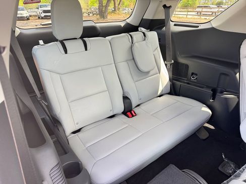 New 2026 Ford Explorer Platinum w/ LUX Leather Package AWD/4WD image 24