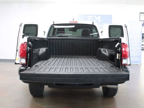 Used 2018 Toyota Tacoma SR image 8