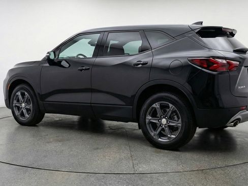 Used 2025 Chevrolet Blazer LT FWD image 6
