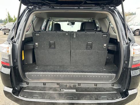 Used 2023 Toyota 4Runner SR5 Premium image 33