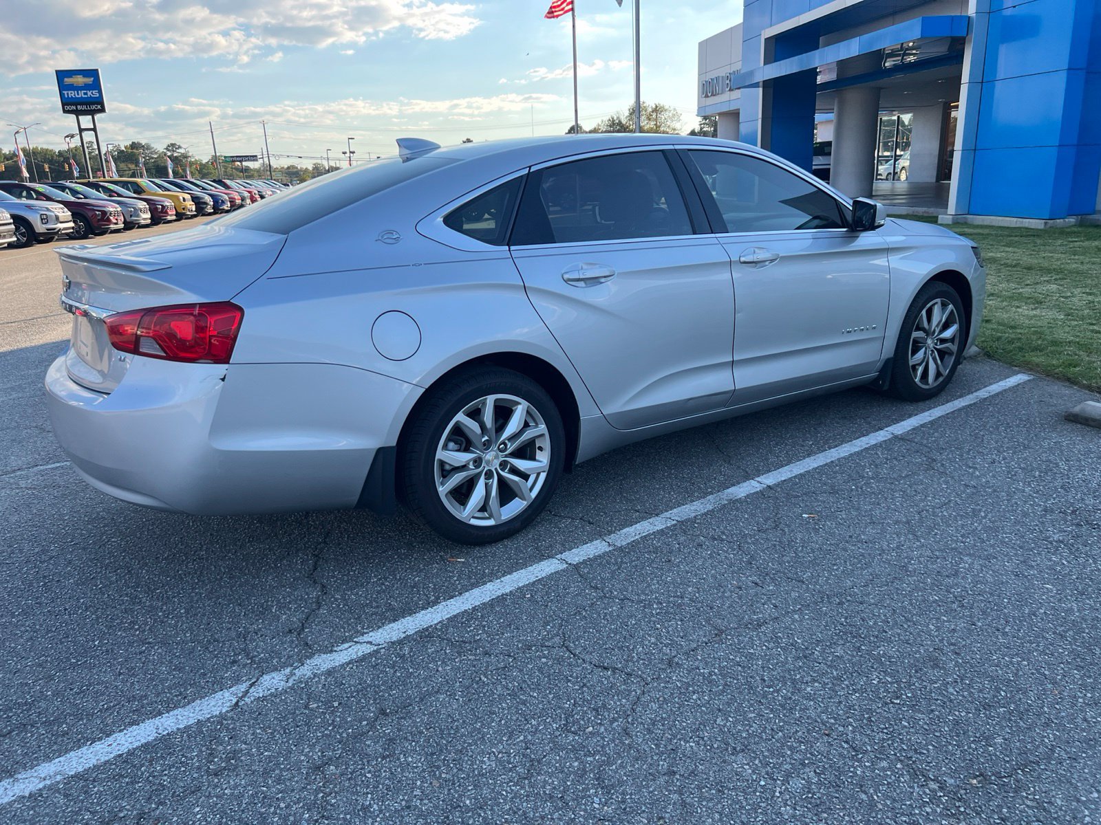 Used 2019 Chevrolet Impala LT w/ Sunroof and Spoiler Package FWD image 5