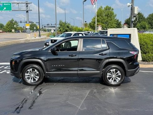 Used 2026 Chevrolet Equinox LT FWD image 2