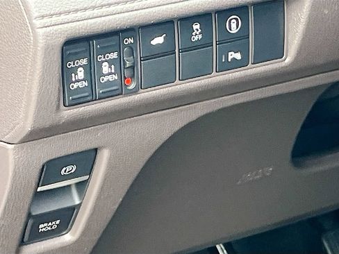 Used 2023 Honda Odyssey Touring image 10