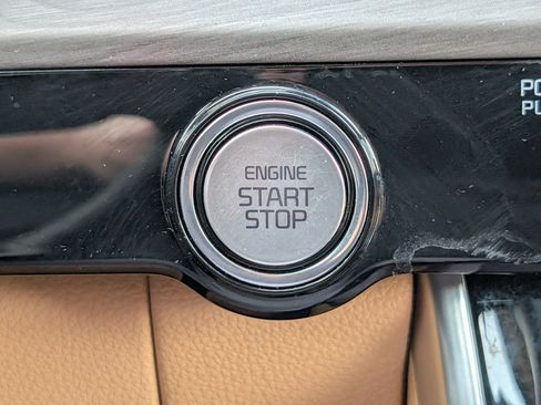 Used 2024 Kia Carnival EX FWD image 26