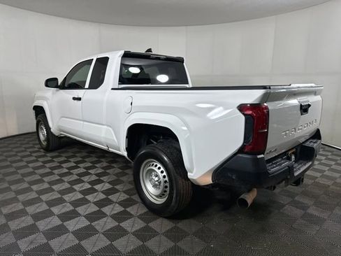 Used 2024 Toyota Tacoma SR image 5