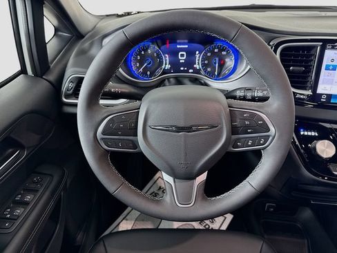 New 2026 Chrysler Voyager LX FWD image 11