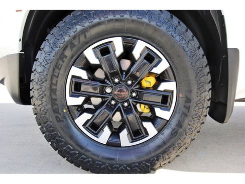 Certified 2024 Nissan Frontier SV image 29