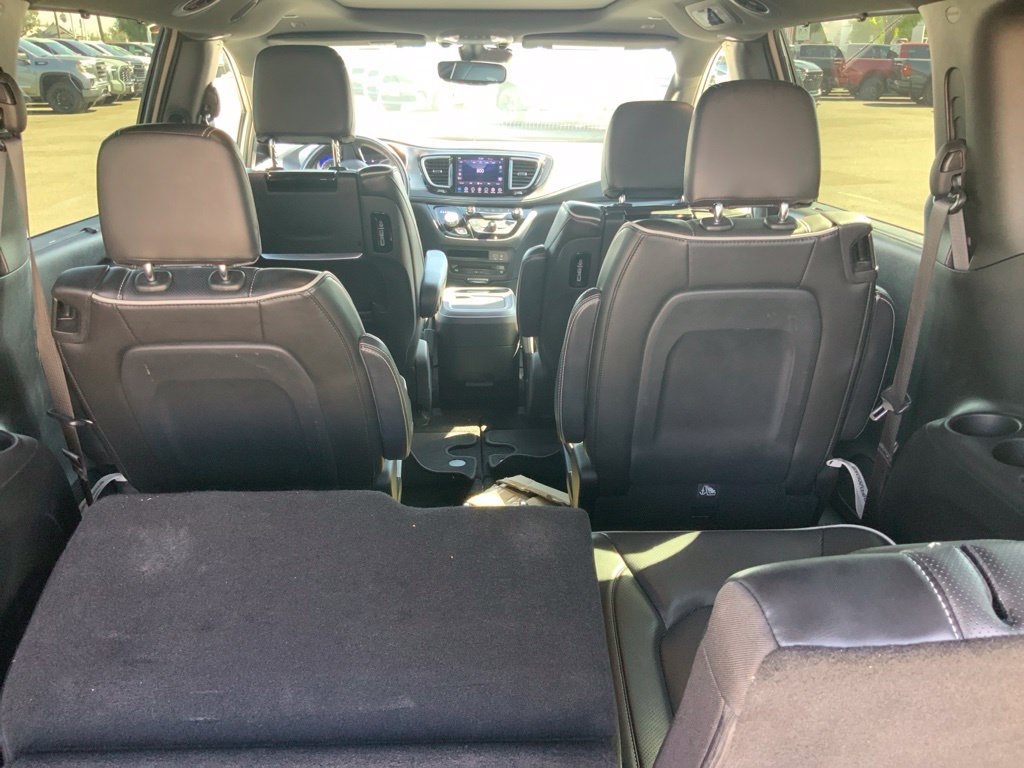 Certified 2020 Chrysler Pacifica Limited FWD image 9