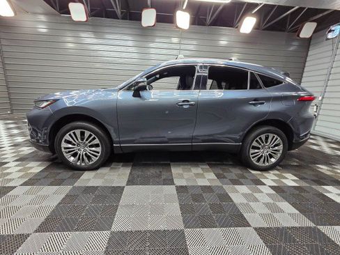 Used 2023 Toyota Venza XLE AWD/4WD image 9