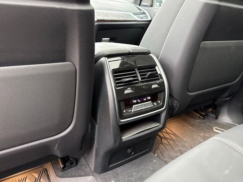 Used 2023 BMW X5 M50i w/ Climate Comfort Package image 24