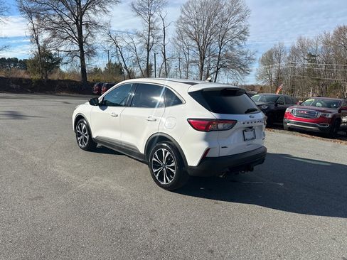 Used 2022 Ford Escape SEL w/ SEL Stealth AWD Package image 5