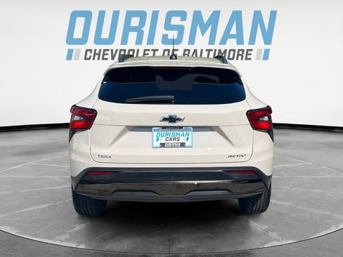 Used 2026 Chevrolet Trax ACTIV w/ Sunroof Package FWD image 5