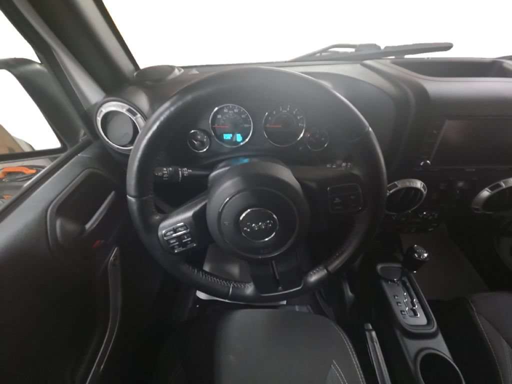 Used 2017 Jeep Wrangler Unlimited Sahara w/ Connectivity Group AWD/4WD image 14