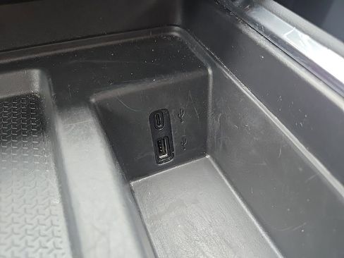 Used 2024 GMC Acadia Elevation image 62