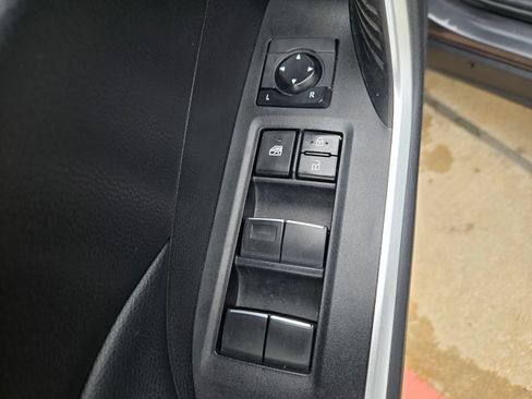 Used 2021 Toyota RAV4 XLE Premium FWD image 31
