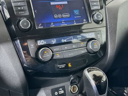Used 2021 Nissan Rogue Sport SV AWD/4WD image 21