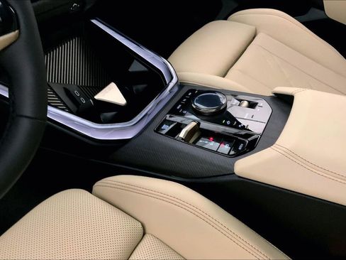 Certified 2025 BMW X3 xDrive30i w/ Convenience Package image 22